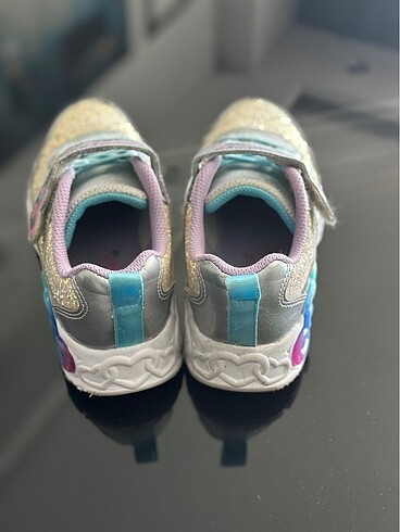 30 Beden Skechers çocuk ayakkabı