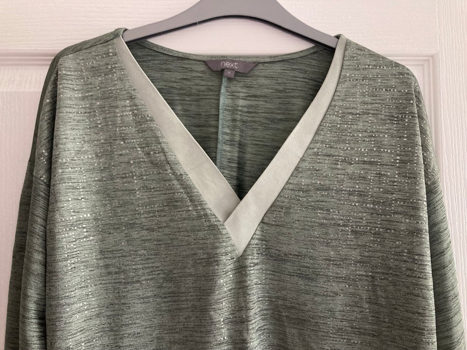 Gri V Yaka Kadın Bluz - Görsel 2