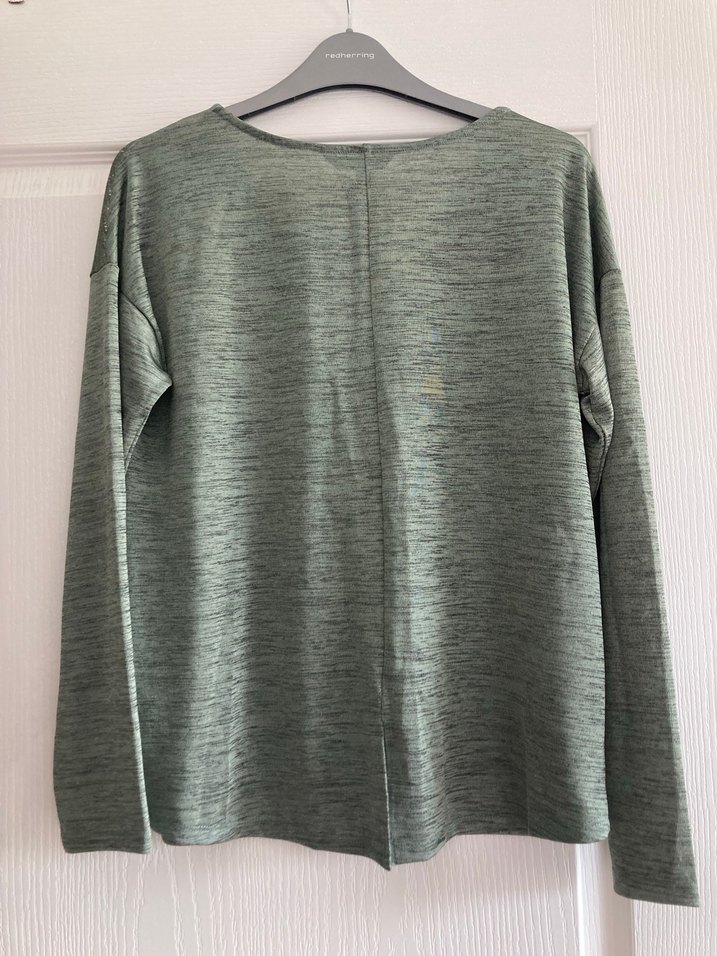 Gri V Yaka Kadın Bluz - Görsel 4