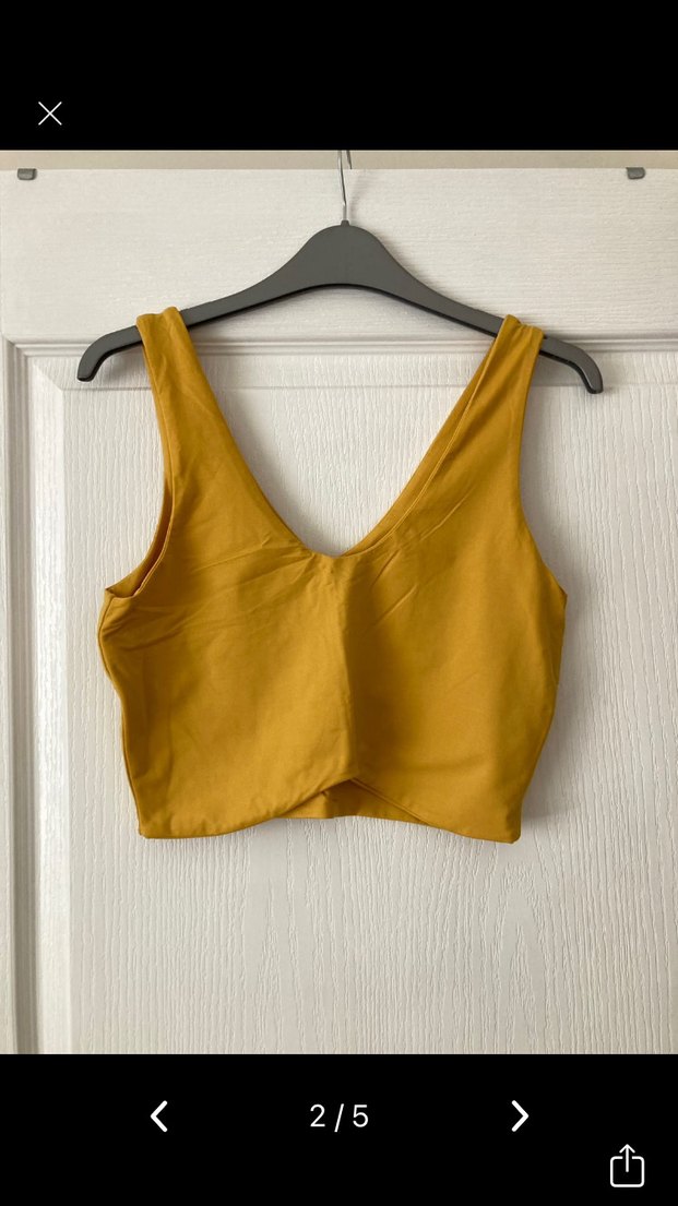 Sarı V Yaka Kolsuz Crop Top - Görsel 2