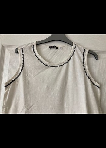 Nakış Detaylı Bohem Beyaz Kolsuz Bluz - Görsel 3