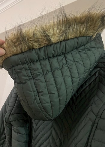 Kemerli Uzun Yeşil Kadın Mont - Görsel 10