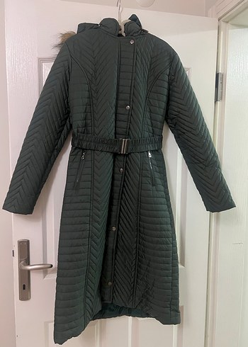 Kemerli Uzun Yeşil Kadın Mont - Görsel 3