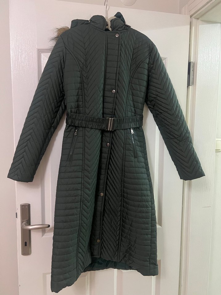 Kemerli Uzun Yeşil Kadın Mont - Görsel 3