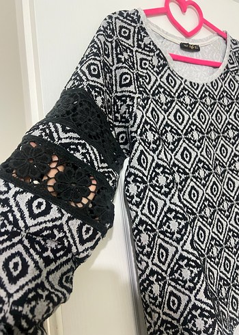 Siyah Beyaz Desenli Sweatshirt/Dantel Detaylı - Görsel 3