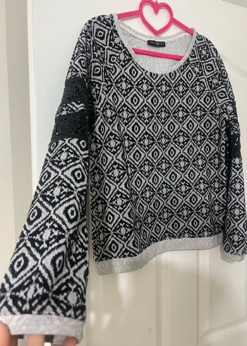Siyah Beyaz Desenli Sweatshirt/Dantel Detaylı - Görsel 2