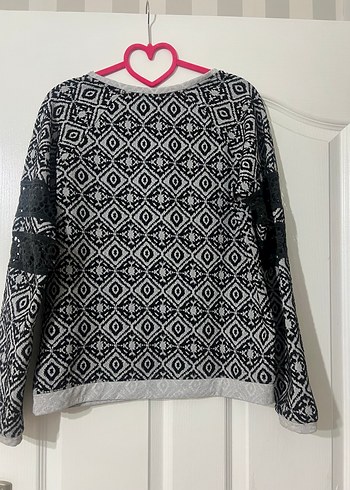 Siyah Beyaz Desenli Sweatshirt/Dantel Detaylı - Görsel 6