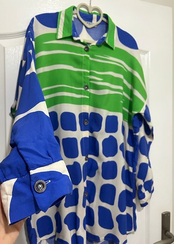 Canlı Desenli Oversize Kadın Gömlek - Görsel 2