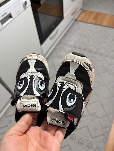 23 Beden siyah Renk Reebok spor ayakkabısı ilk adım ayakkabısı