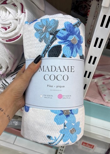 Madame Coco universal