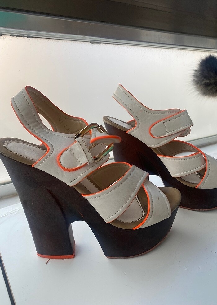 Topuklu ayakkabı - Görsel 2