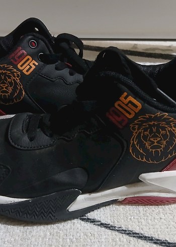 Siyah Bağcıklı Basketbol Ayakkabısı Galatasaray