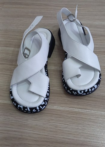 Pelinin Ayakkabıları 37