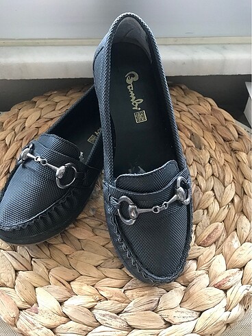 Siyah loafer ayakkabı