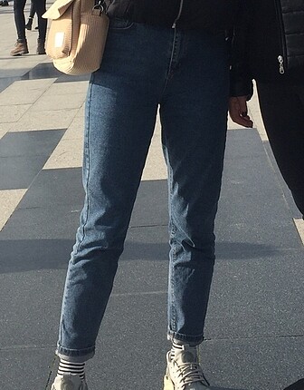 mom jean