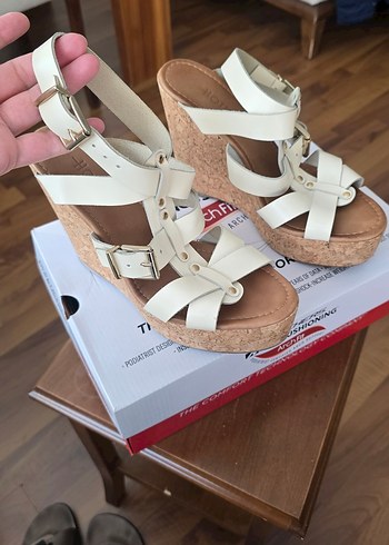 HOTİÇ, Bej Tokalı Kadın Dolgu Topuk Sandalet - Görsel 5