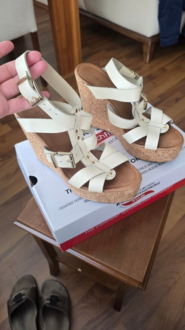 HOTİÇ, Bej Tokalı Kadın Dolgu Topuk Sandalet - Görsel 5