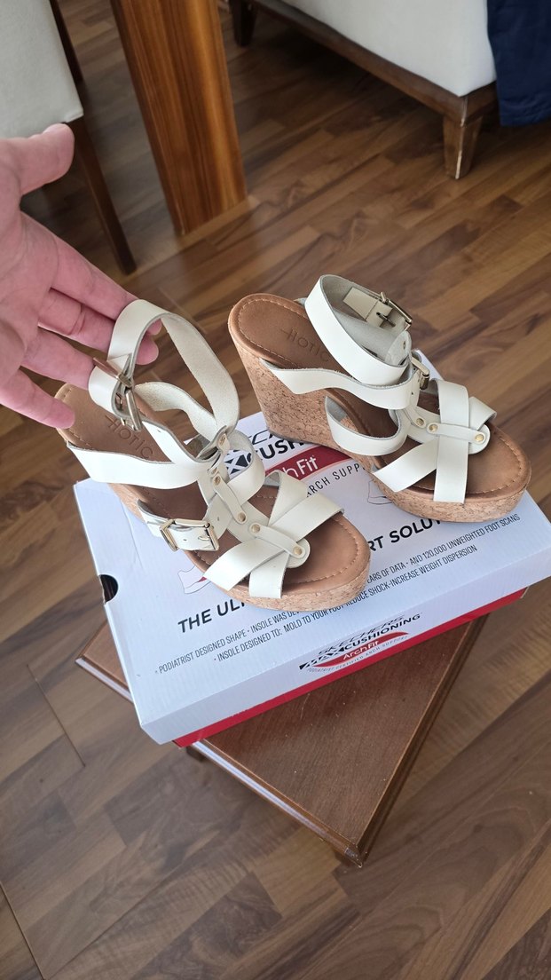 HOTİÇ, Bej Tokalı Kadın Dolgu Topuk Sandalet - Görsel 4