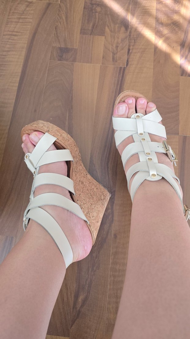 HOTİÇ, Bej Tokalı Kadın Dolgu Topuk Sandalet - Görsel 3