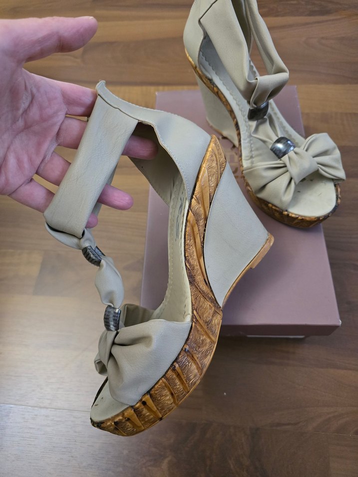 Bej Kadın Dolgu Topuklu Ayakkabı - Görsel 3