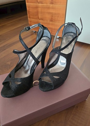 Işıltılı Siyah Bağcıklı Stiletto Topuklu Kadın Ayakkabı - Görsel 10