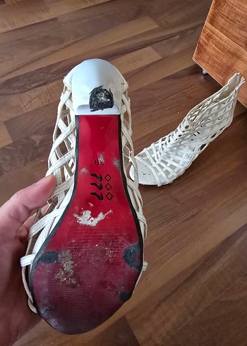 Beyaz Bantlı Stiletto Topuklu Ayakkabı - Görsel 8