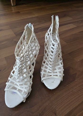 Beyaz Bantlı Stiletto Topuklu Ayakkabı - Görsel 6