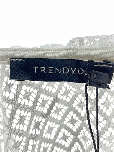 xs Beden beyaz Renk Trendyol & Milla Bluz %70 İndirimli.