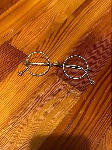 Antika metal gözlük