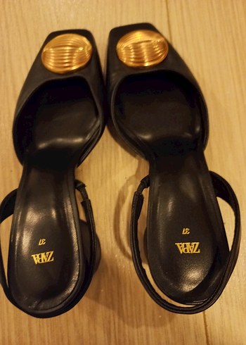 Zara Altın Tokalı Kadın Topuklu Gece Ayakkabısı