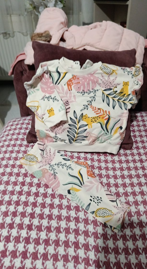 Bebek Kız Renkli Desenli Fırfırlı Takım - Görsel 2