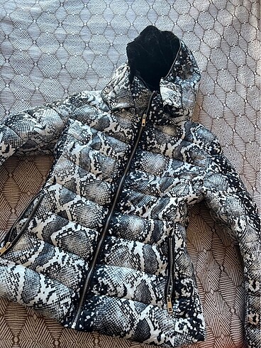 Zara mont
