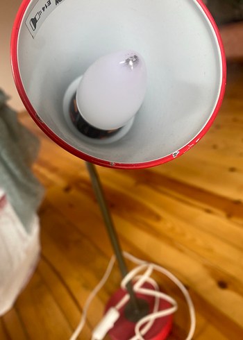Ikea Kırmızı Masa Lambası