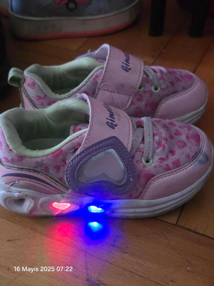 Kız Çocuk Pembe Kalpli Spor Ayakkabı - Görsel 3