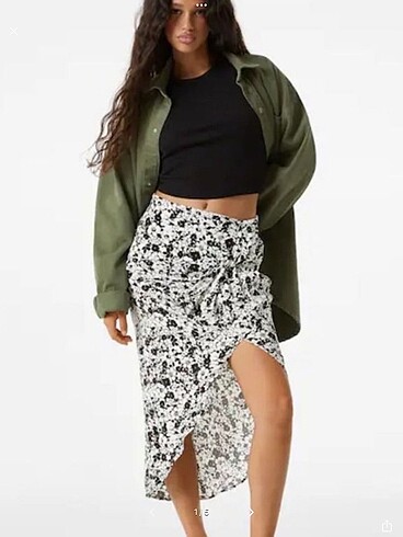 Bershka uzun yırtmaçlı elbise