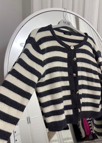 Gri Çizgili Hırka - Görsel 2