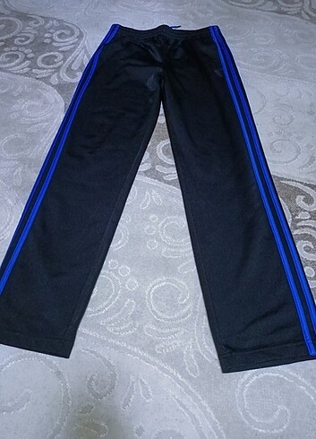 13-14 Yaş Beden lacivert Renk Adidas eşofman takımı