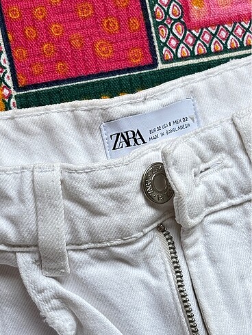Zara beyaz şort