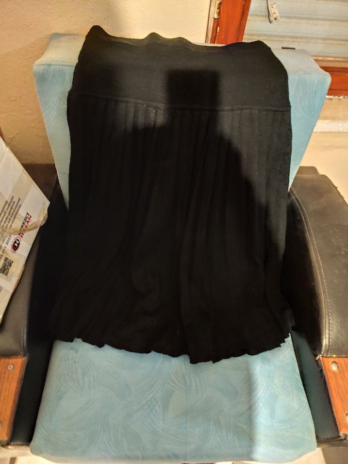 Siyah Piliseli triko Midi Etek - Görsel 3