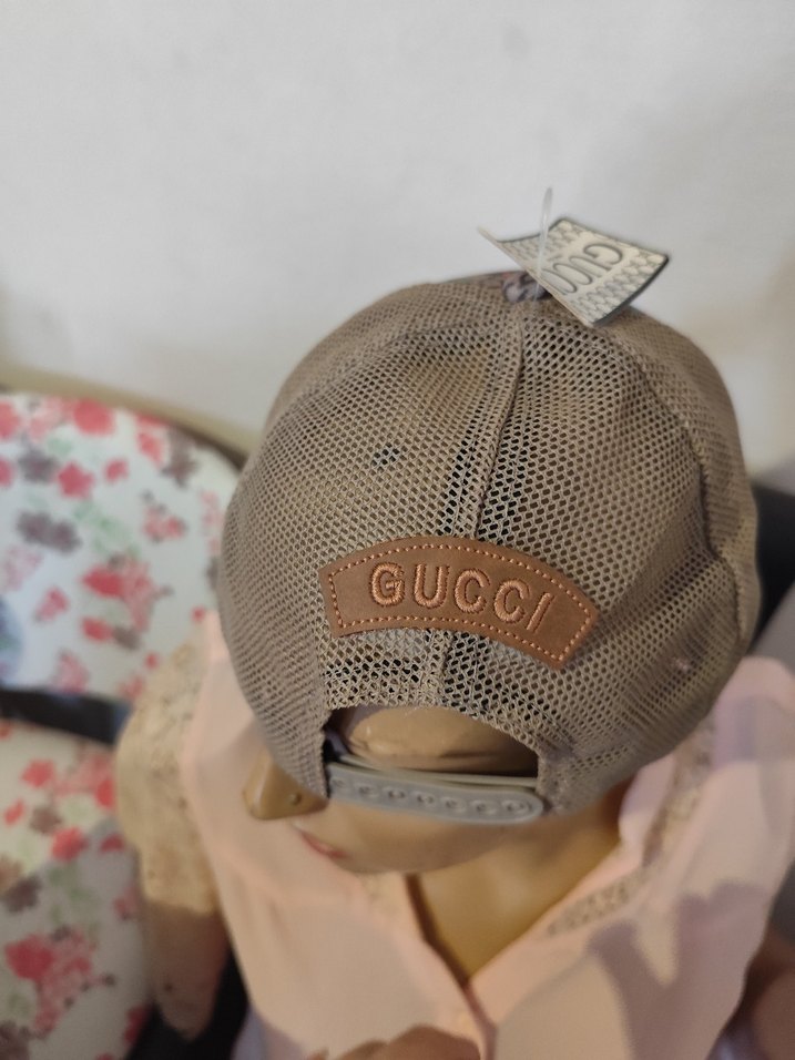 Gucci Çilek Desenli bej kadın  Şapka - Görsel 3