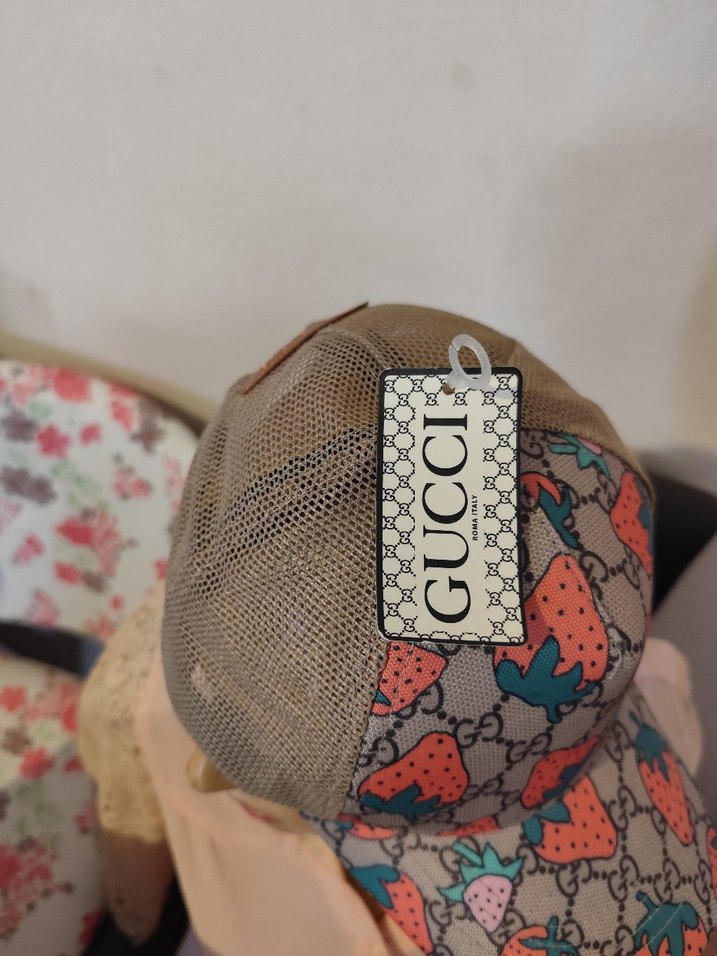 Gucci Çilek Desenli bej kadın  Şapka - Görsel 2