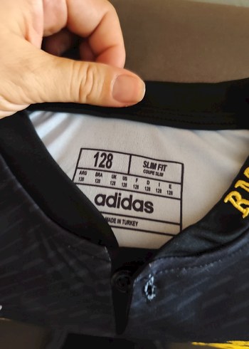 Adidas Real Madrid Siyah Kısa Kollu Forma ve Şort 7_8 yaş