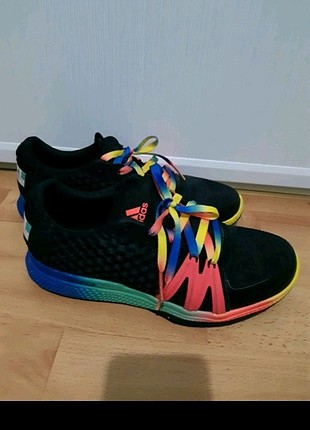 Adidas spor ayakkabı 