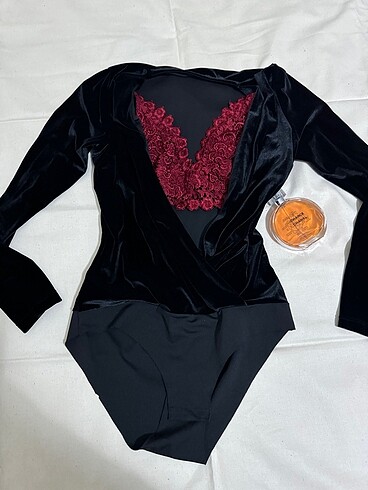 Siyah kadife vintage gotik çıtçıtlı bluz