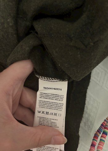 V Yaka Gri Keten Bluz

Yeşil gömlek prenses kol yeşil düğ - Görsel 6