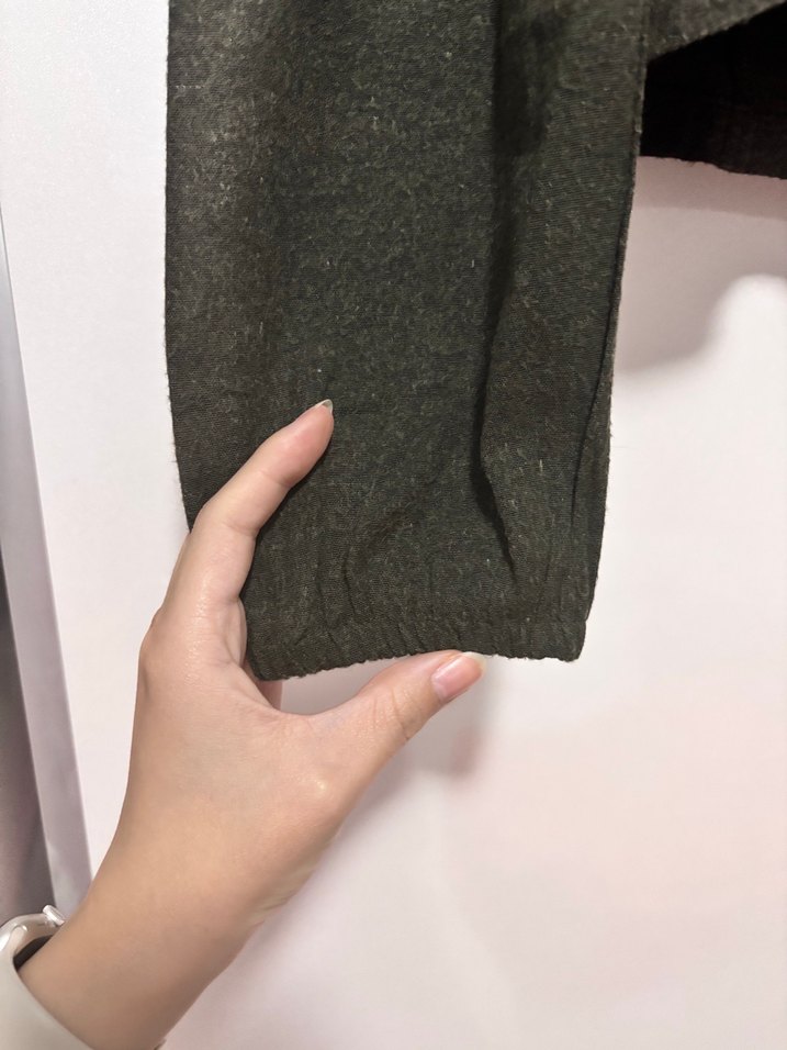 V Yaka Gri Keten Bluz

Yeşil gömlek prenses kol yeşil düğ - Görsel 3