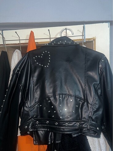 Bershka deri mont