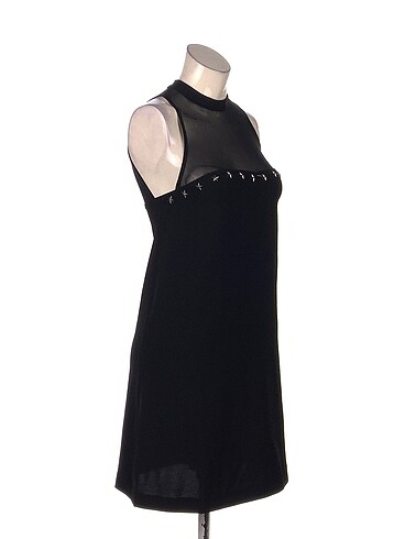 Guess Guess Kısa Elbise %70 İndirimli.