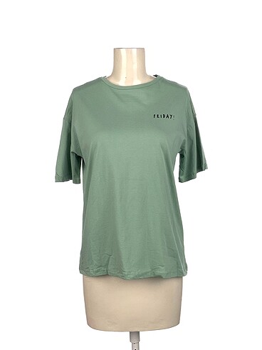Koton T-shirt %70 İndirimli.