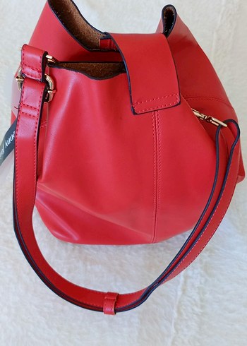 Klasik Kırmızı Deri Tokalı Kadın Çanta - Görsel 4